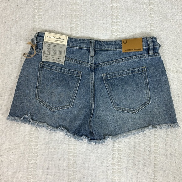 NET Austin Landing Double Silver Buckle Western Denim Shorts Size 11 - Picture 5 of 6